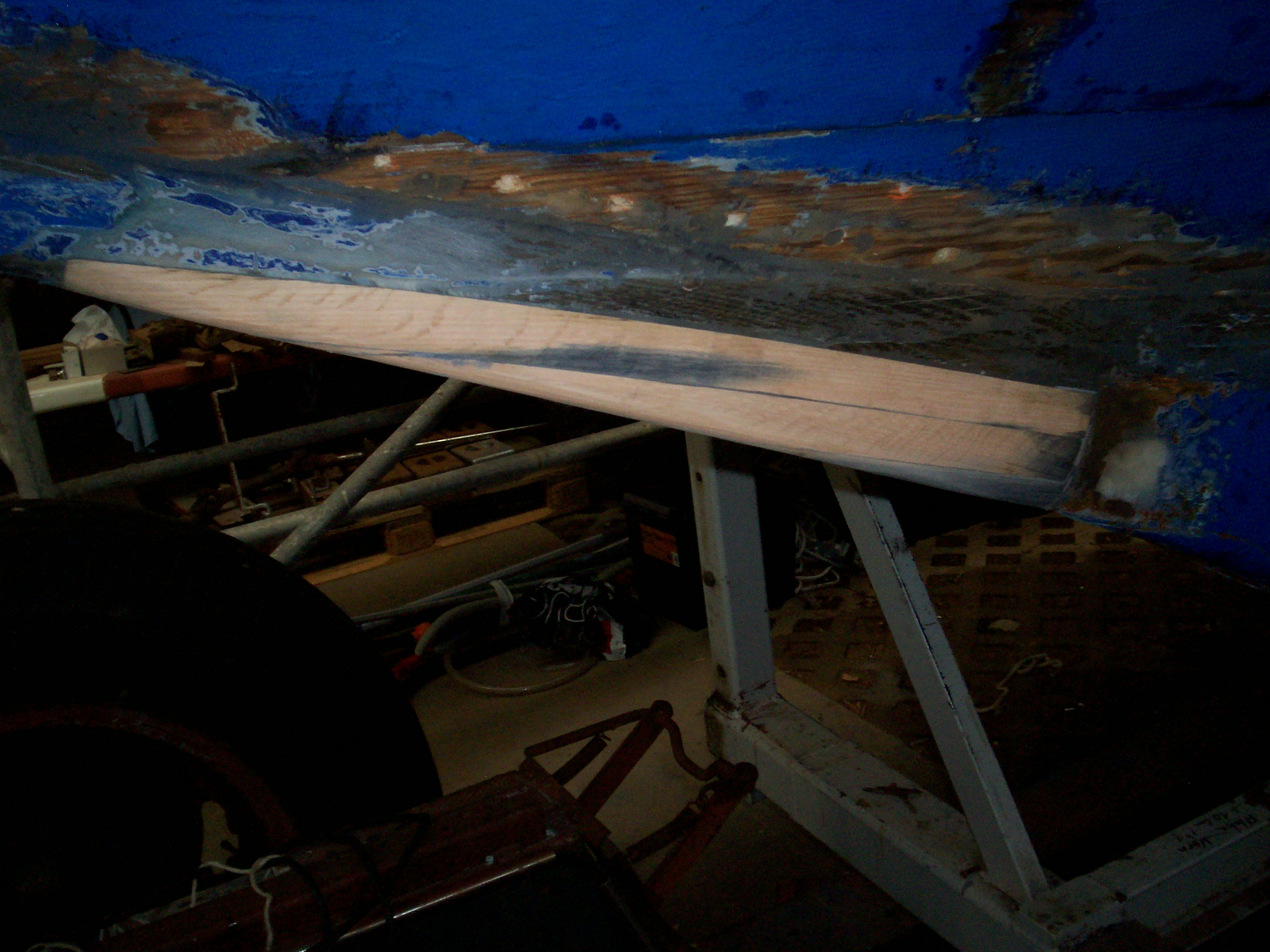 Holz vor dem Kiel ersetzt